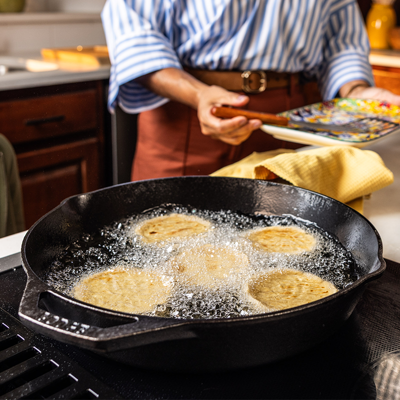 12 Inch Seasoned Cast Iron Skillet